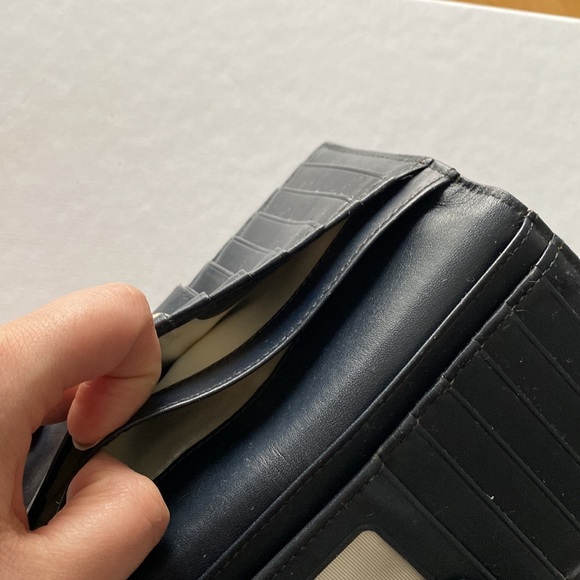 🖤✨BLACK AND GOLD KATE SPADE LEATHER LONG WALLET CARD HOLDER🖤✨ - Picture 3 of 5